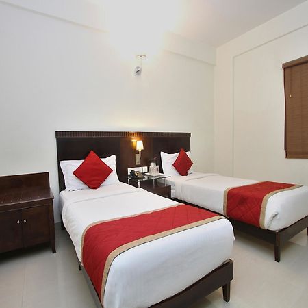 Oyo 435 Hotel Amshi International Bangalore Exterior foto